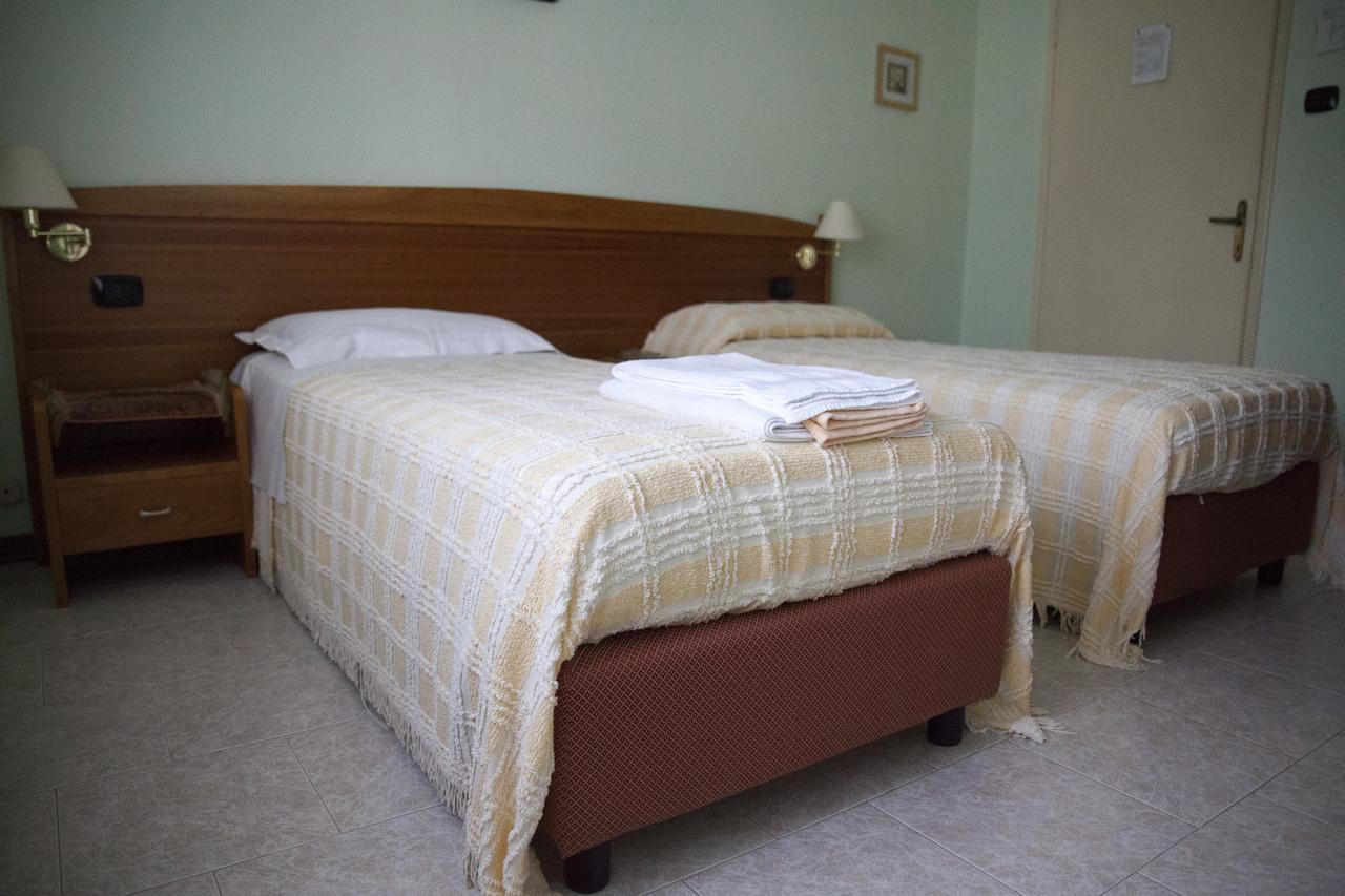 Hotel Trieste Pontelongo Экстерьер фото